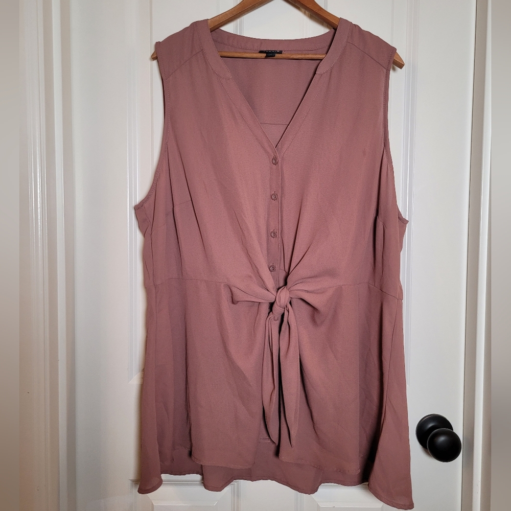 Torrid size 1 business casual sleeveless blouse 1x